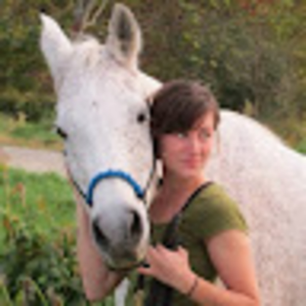 Meet your Posher, Caitlin